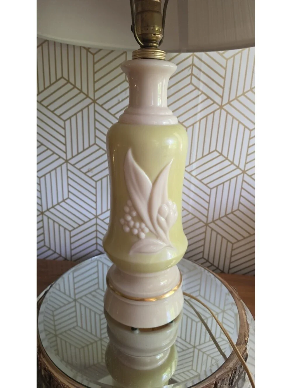 Vintage Aladdin Alacite Chartreuse Lily Of The Valley Lamp 3 Way Light Up Base